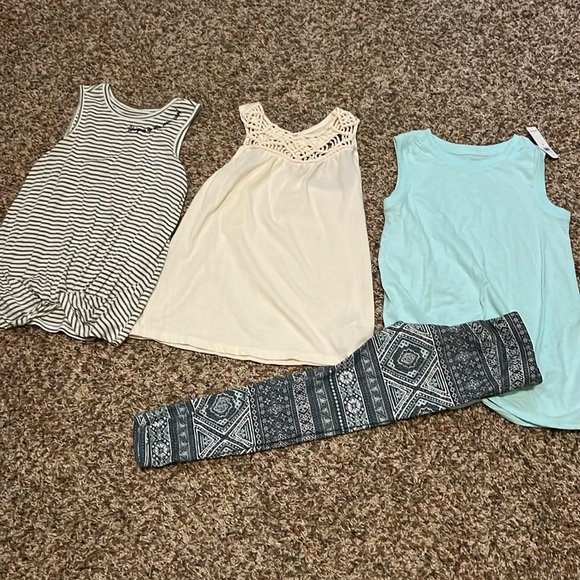 All shirts and leggings are 6/6X/7 - Picture 1 of 6